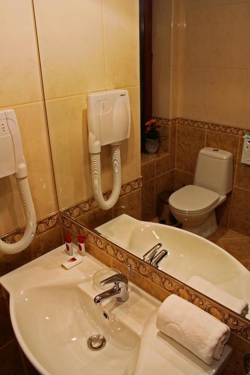 Chateau Montagne Hotel Troyan โตรยัน ห้อง รูปภาพ