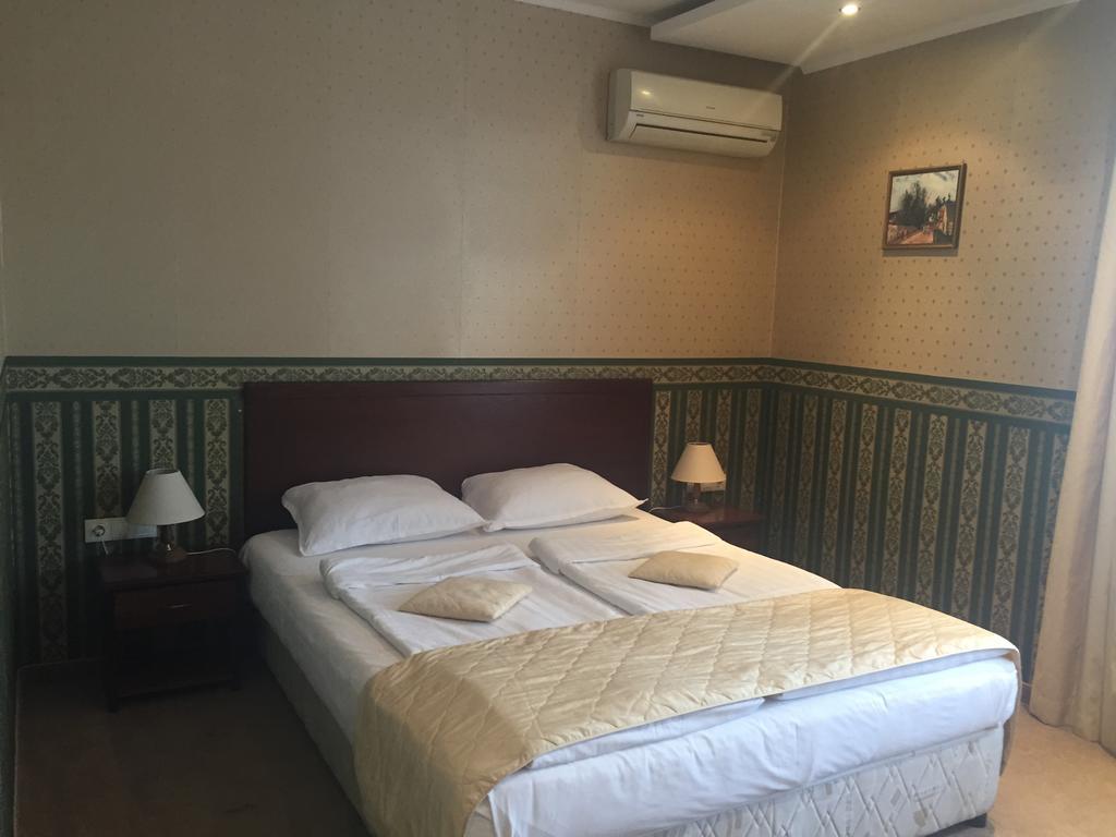 Chateau Montagne Hotel Troyan โตรยัน ภายนอก รูปภาพ
