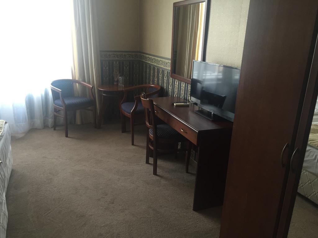 Chateau Montagne Hotel Troyan โตรยัน ภายนอก รูปภาพ