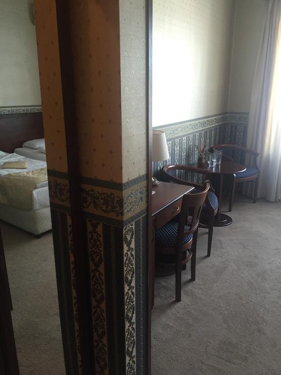 Chateau Montagne Hotel Troyan โตรยัน ภายนอก รูปภาพ