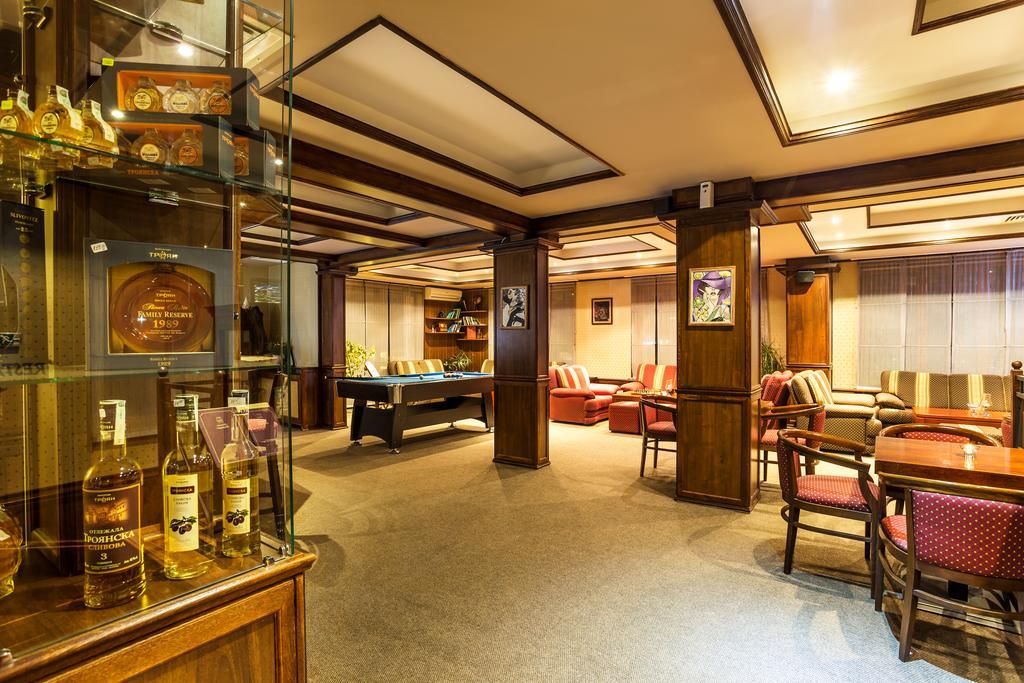 Chateau Montagne Hotel Troyan โตรยัน ภายนอก รูปภาพ