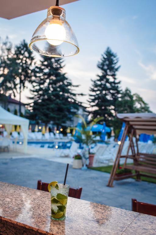 Chateau Montagne Hotel Troyan โตรยัน ภายนอก รูปภาพ